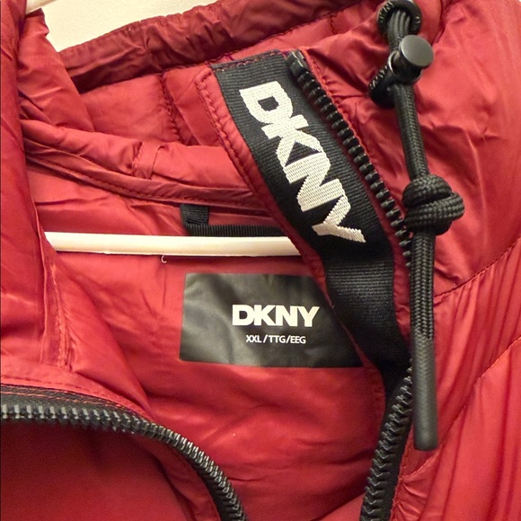 NWT DKNY Women’s Red Hooded Puffer Jacket w/ Knit Sleeves XXL - Picture 6 of 8
